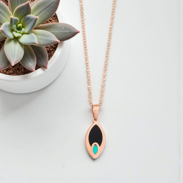 Noir Leaf Glow Chain Pendant