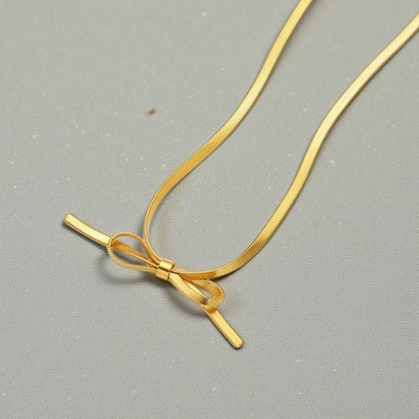 Bow Tie Minimal Chain Pendant